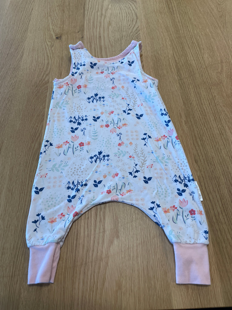 Combinaison avec petites fleurs