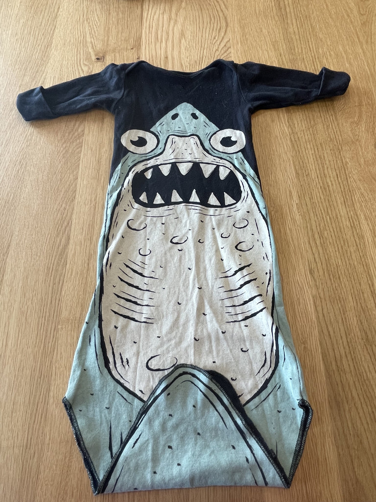 Emmailloteuse requin
